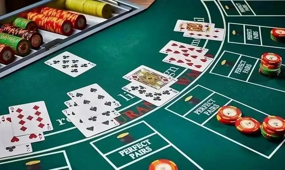 Giao diện sex police trên điện thoại di động thể hiện các danh mục thể thao và casino
